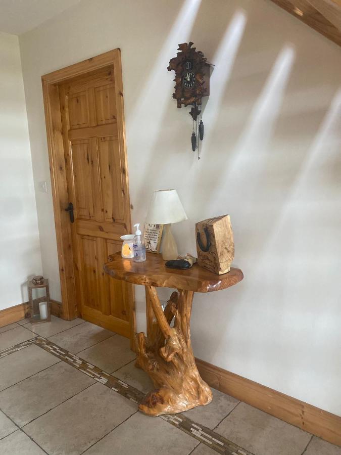 Camino House Bed & Breakfast ทราลี ภายนอก รูปภาพ